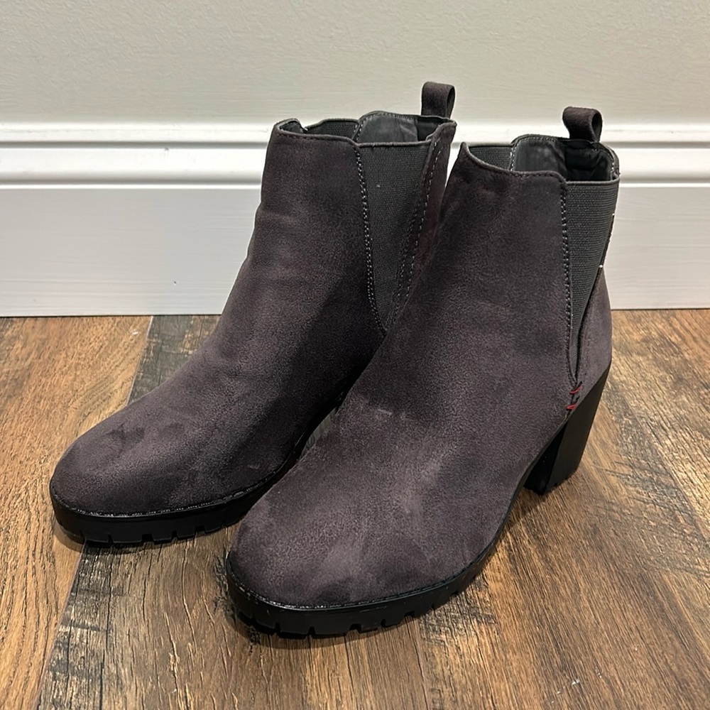 Jabasic women’s ankle Chelsea boots